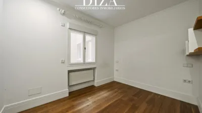 Apartment on Calle del Conde de Aranda photo 32