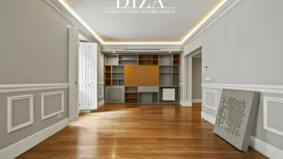 Apartment on Calle del Conde de Aranda photo 9