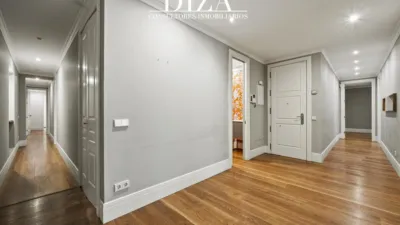 Apartment on Calle del Conde de Aranda photo 13