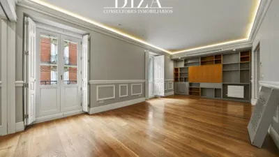 Apartment on Calle del Conde de Aranda photo 6