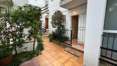 Apartment on Carrer de l'Empordà photo 36