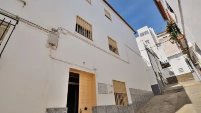 Semi-detached house on Calle de Alemania, 21 photo 2