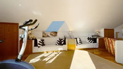 House in the Centre photo 32