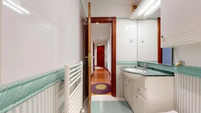 Apartment on Calle María Díaz de Haro photo 15