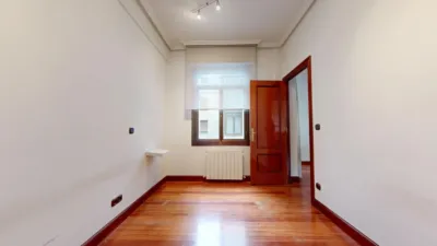 Apartment on Calle María Díaz de Haro photo 13