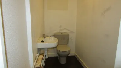Local comercial en alquiler en Calle de Betanzos - Más