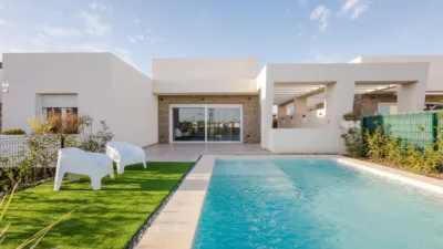 Chalet in El Campo de Golf La Finca photo 2