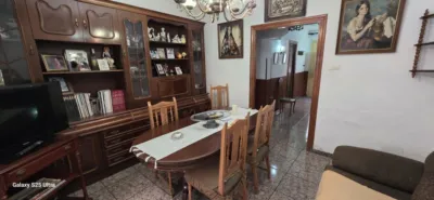 House in the Centre photo 2