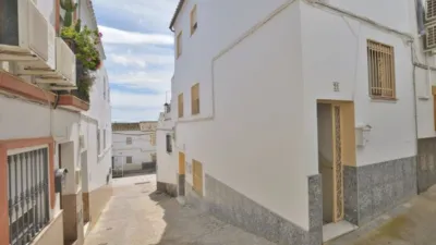 Semi-detached house on Calle de Alemania, 21 photo 3