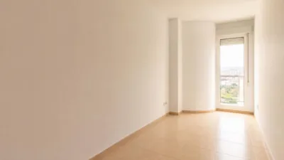 Apartment in Montroy photo 13