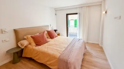 Apartment on Carrer de Marina photo 13