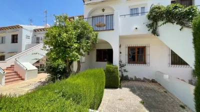 Semi-detached house in Urbanización Lago Jardín photo 3