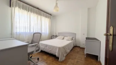 Piso en alquiler en Calle de Santa Eulalia de Mérida, 6, Buenavista-El Cristo (Oviedo) de 1.250 €<span>/mes</span>