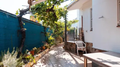 Semi-detached house on Carrer de Miguel Hernández photo 2