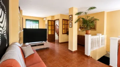 Semi-detached house on Calle del Encinar photo 2