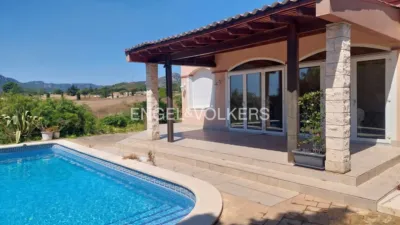 Chalet on Carrer d'en Pere Antoni Torres i Jordi, 5 photo 4