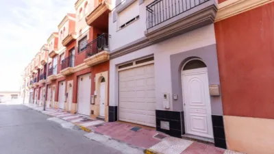 Terraced house in Bullas Street photo 63