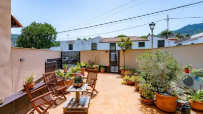 Semi-detached house on Calle Mederos photo 5