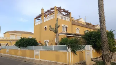 Townhouse in La Minería photo 2