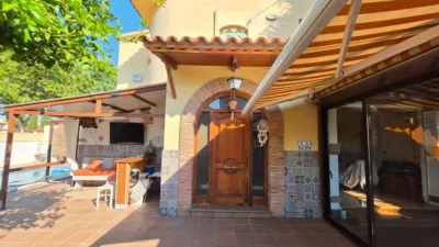 House in Urban Core photo 8