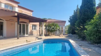 Chalet on Carrer d'en Pere Antoni Torres i Jordi, 5 photo 2