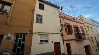 Flat on S Joan Street, No. 8