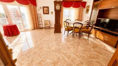 Apartment in Zona Consum photo 2