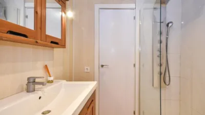 Apartment on Carrer de Roca i Roca photo 11