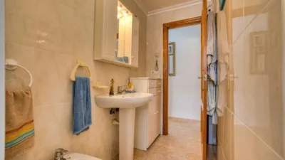 Apartment on Beniajan Street photo 17