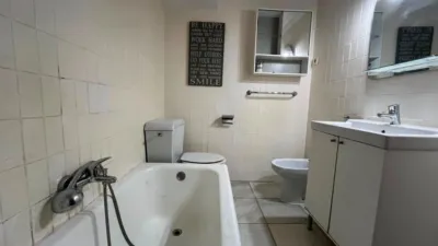 Apartment on Pedro Martínez Artola Street photo 30