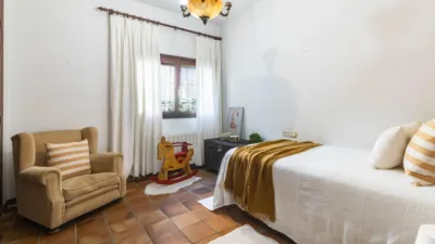 Chalet on Calle de las Cortes Valencianas photo 47