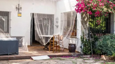 Chalet on Calle de las Cortes Valencianas photo 69