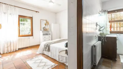 Chalet on Calle de las Cortes Valencianas photo 16