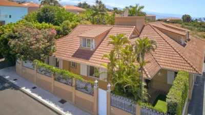 Chalet on Calle Codeso photo 94