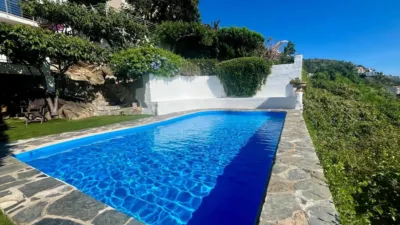 Chalet on Carrer de la Pujada del Puig Rom photo 31