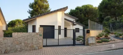 Chalet in Collado-Mediano photo 2