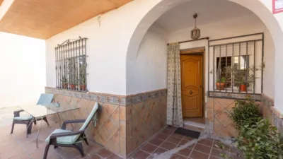 Semi-detached house on Calle de Torreón photo 3