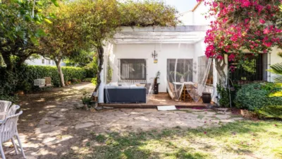 Chalet on Calle de las Cortes Valencianas photo 42