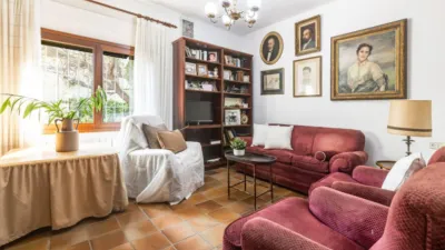 Chalet on Calle de las Cortes Valencianas photo 20