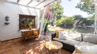 Chalet on Calle de las Cortes Valencianas photo 64