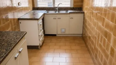 House in the Centre photo 2