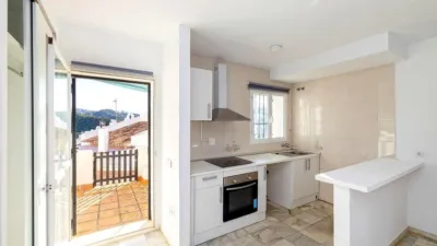 Duplex on Avenida de la Aljaima photo 4