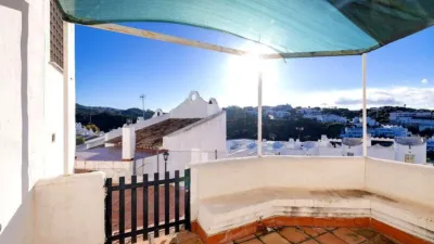 Duplex on Avenida de la Aljaima photo 3
