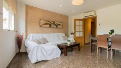 Terraced house on Plaza Clara Campoamor Street photo 5