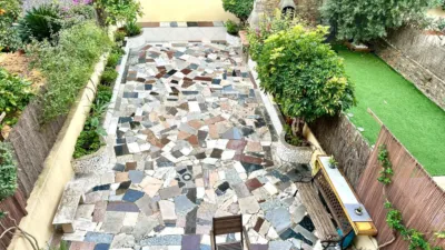 Terraced house on Carrer de Lola Anglada photo 8