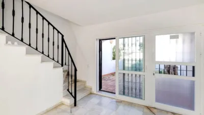 Duplex on Avenida de la Aljaima photo 9