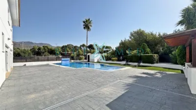 Chalet on Calle Albacete photo 5