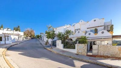 Duplex on Avenida de la Aljaima photo 23