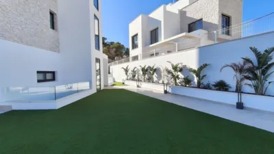 Chalet on Avenida Barcelona photo 9