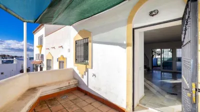 Duplex on Avenida de la Aljaima photo 2